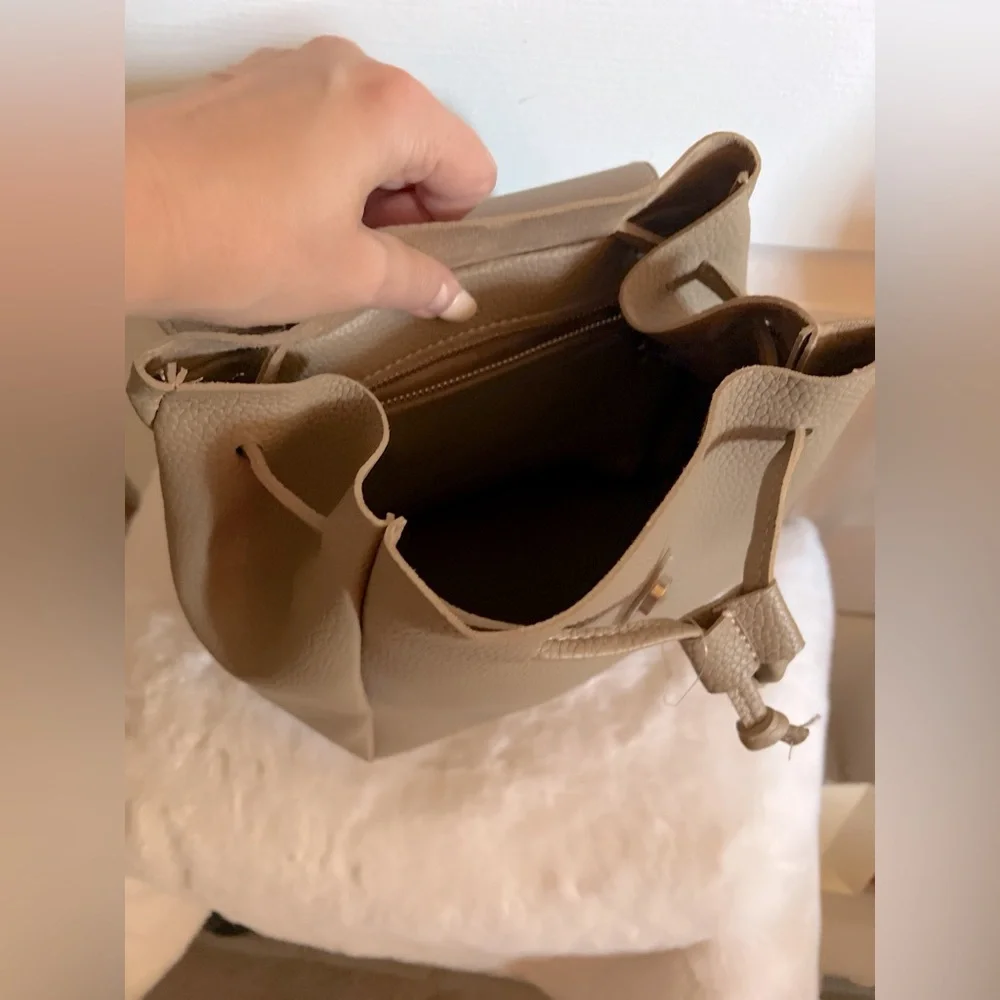 Tan pebble faux leather medium backpack bag beige - Picture 6 of 10